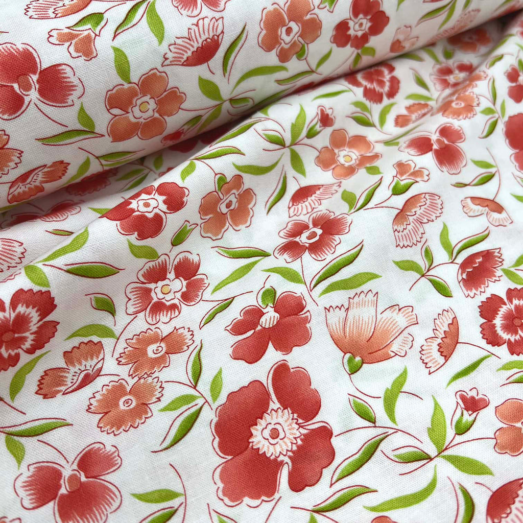 Linen Cupboard - Daisy Apron Florals in Chantilly Strawberry