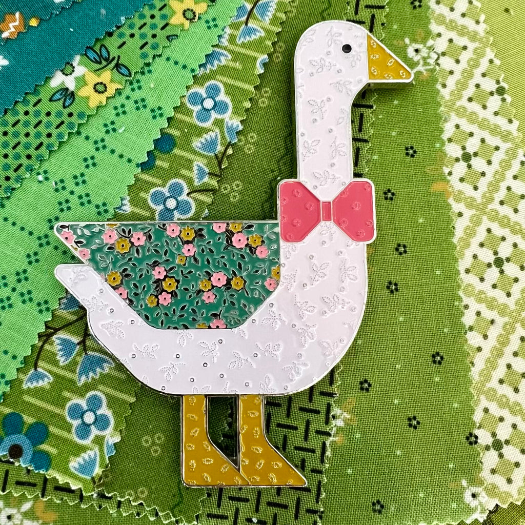 Lori Holt Gentler Times Goose Needle Minder