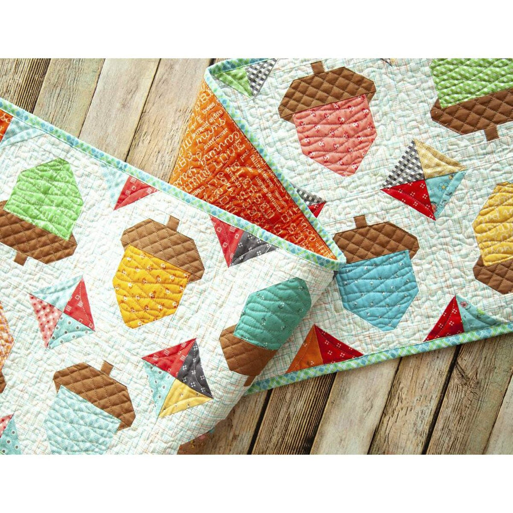 Acorn Love Table Runner Pattern