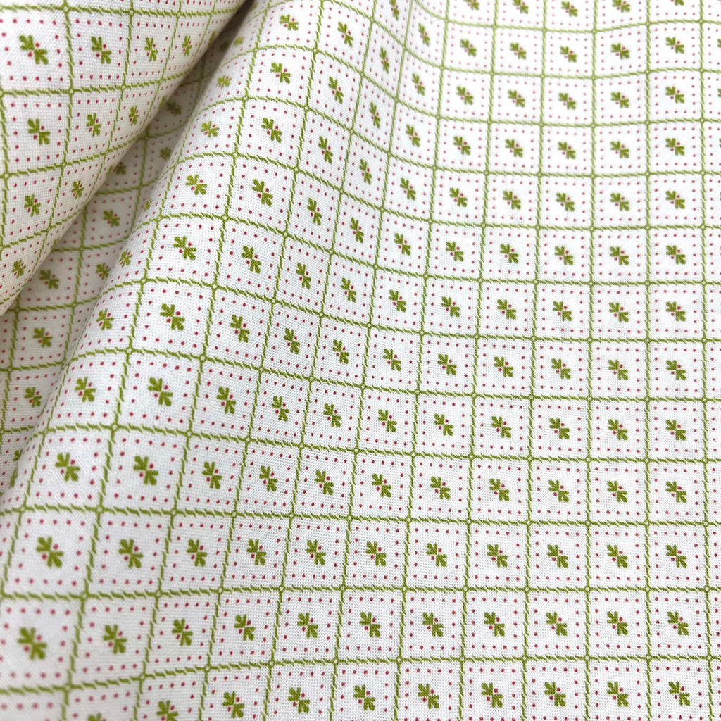 Linen Cupboard - Pajamas in Chantilly Leaf