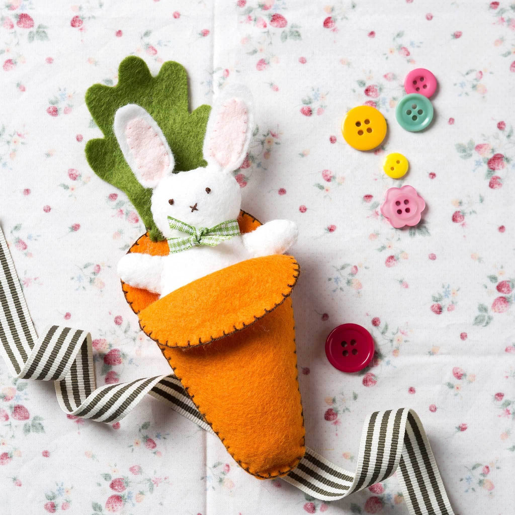 Bunny in Carrot Felt Mini Kit