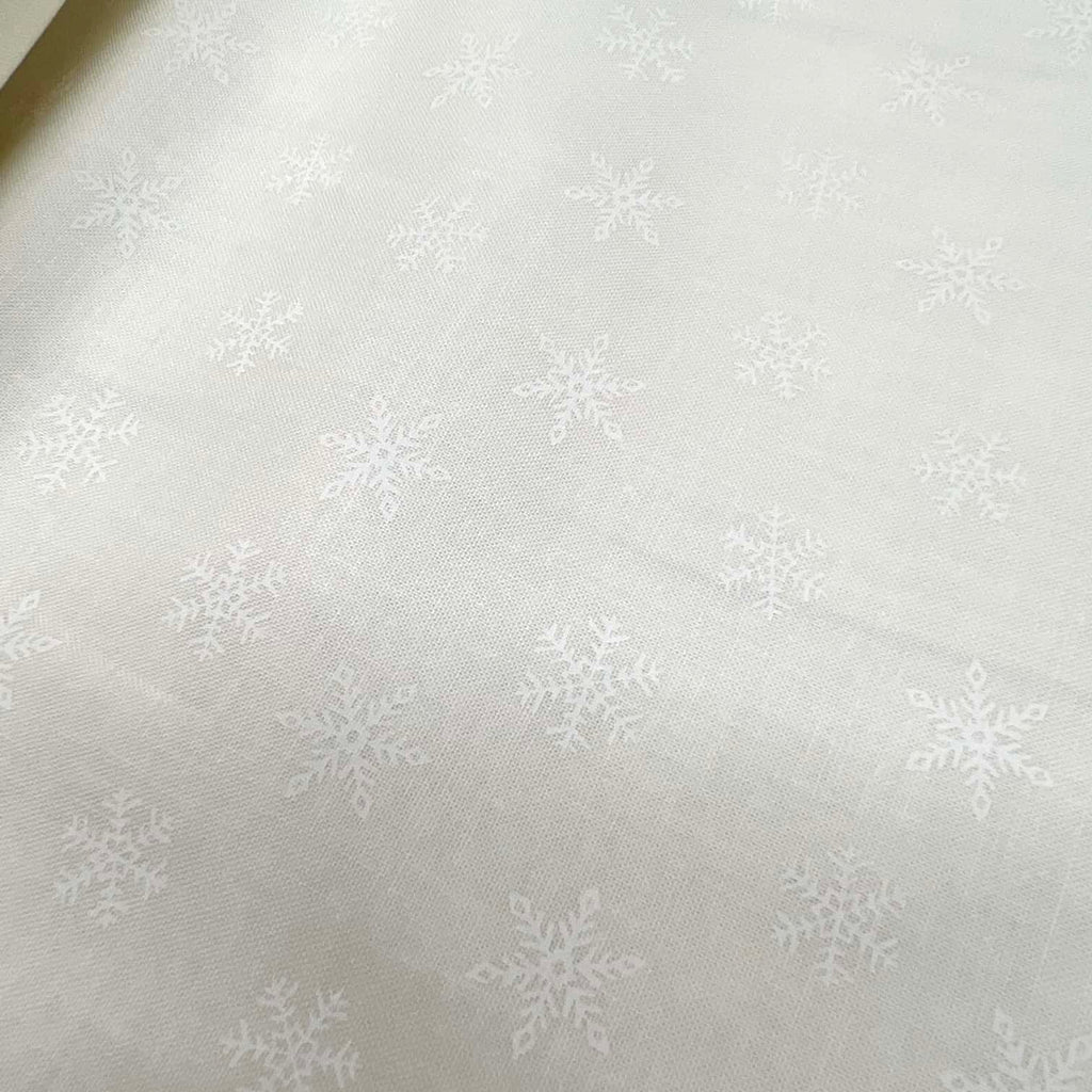Holly Berry Tree Farm - Tossed Snowflakes in White